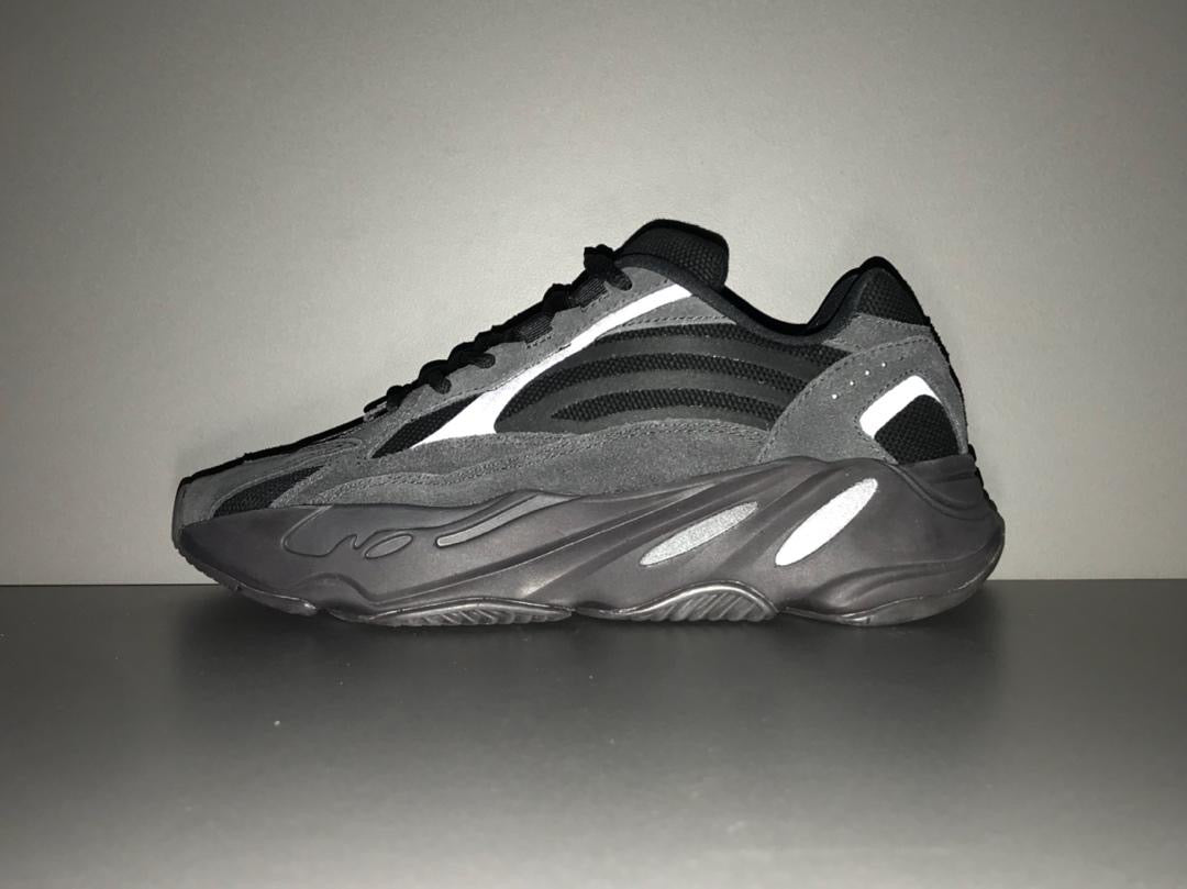 Yeezy Boost 700 V2 Vanta